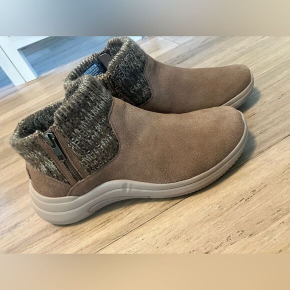 Skechers brown leather with knit cuff slip on ankle boot side zip. Size 8.5 - Picture 3 of 7